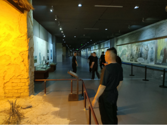 諸城守押大隊(duì)黨支部超然臺(tái)黨性教育基地開展“不忘初心、牢記使命”現(xiàn)場(chǎng)教學(xué)活動(dòng)404.png